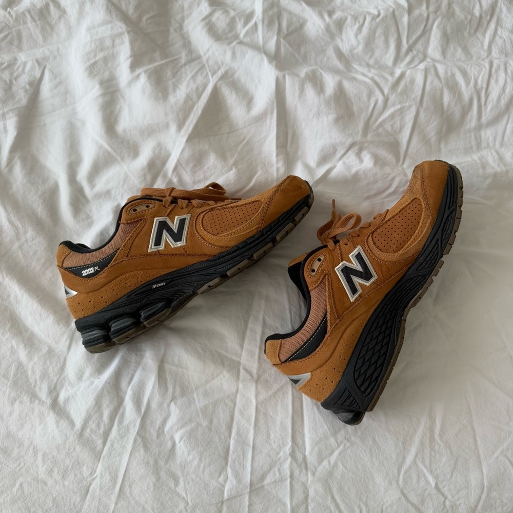 New Balance 2002R